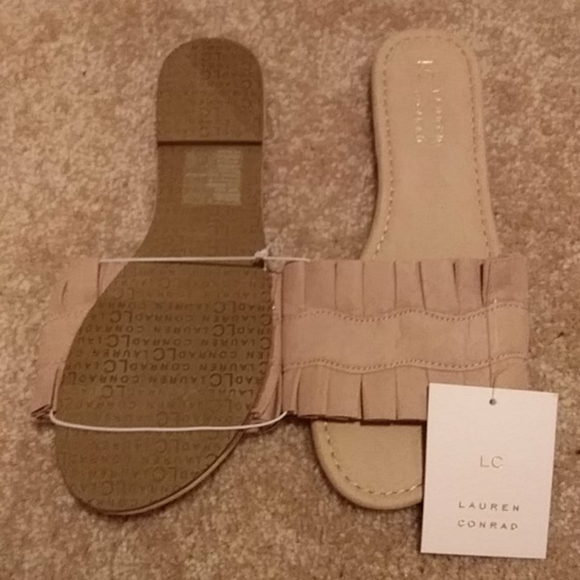 Shoe - Picture 4 of 8